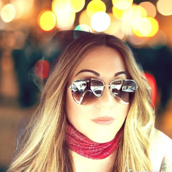 Meet your Posher, Anna - Picture 1 of 1